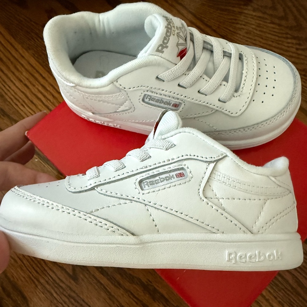 Reebok Kids White Leather Low-Top Sneakers size 7,5